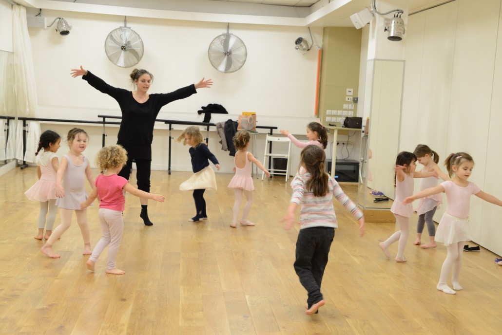 Eveil danse Classique enfants de 5 à 6 ans - Studio B